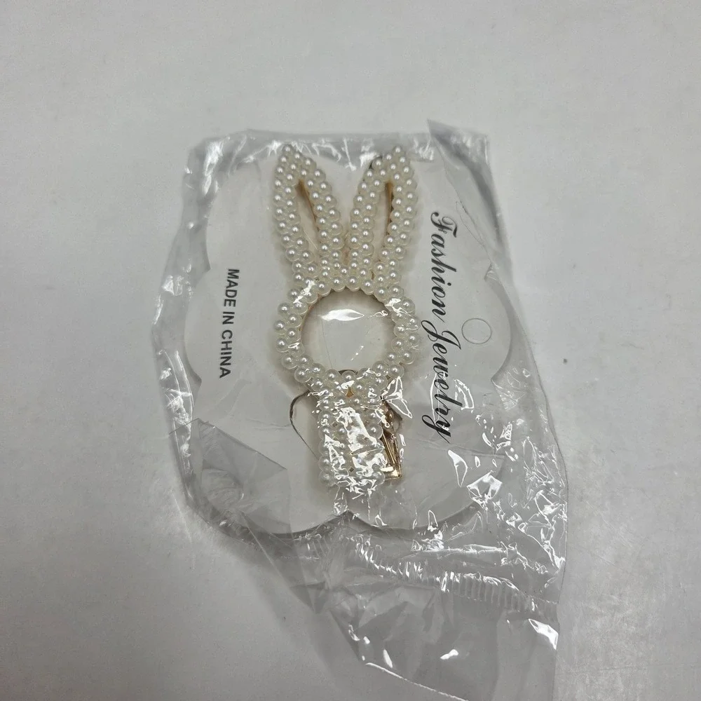 Fashion Jewelry Bunny Hair Clip Faux Pearl Rabbit Gold Tone Alligator Clip White